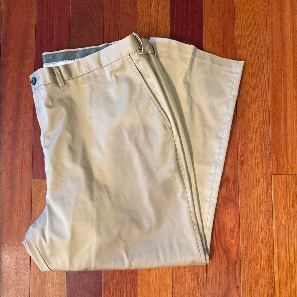 Haggar Men's Khaki Chinos flat front- pockets Big and Tall 44/30 No Iron Classic